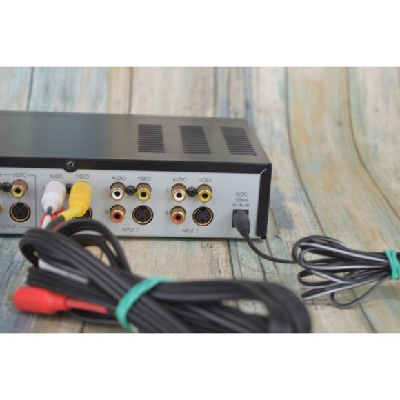 RCA Video Source Selector With RF Modulator Switcher CRF940 Gaming / DVD - Picture 7 of 9